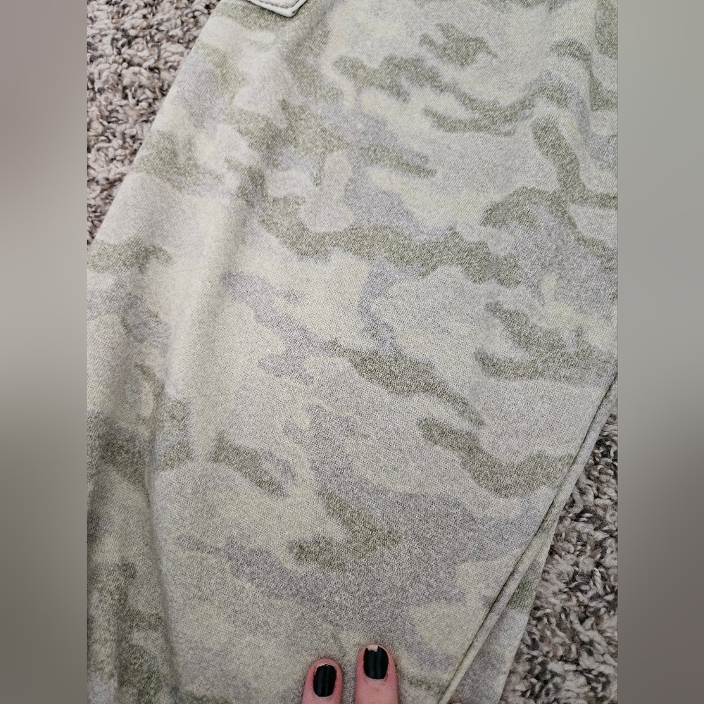 Gilded Intent Camo Cargo Joggers NWOT - Picture 15 of 16